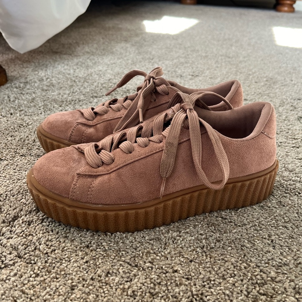 Misbehave Suede Platform Sneakers in Blush Rose Size 6